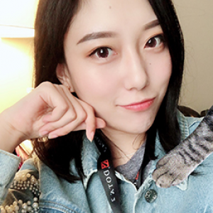 Autographed Trove Carafe 2019 с автографом Ши «CC» Цаньцань